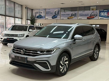 Volkswagen Tiguan, 2022г., передний привод, робот