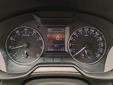 Skoda Octavia, 2014г., передний привод, робот