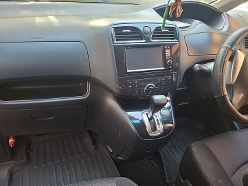 Nissan Serena, 2011г., передний привод, вариатор