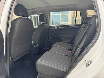 Volkswagen Tiguan, 2022г., передний привод, робот