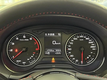 Audi Q2, 2022г., передний привод, робот