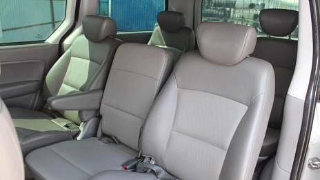 Hyundai Grand Starex, 2009г., передний привод, автомат