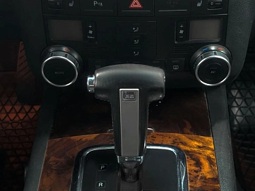 Volkswagen Touareg, 2008г., полный привод, автомат