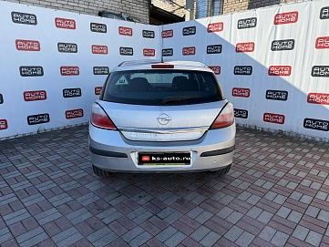 Opel Astra, 2006г., передний привод, механика