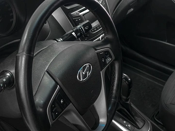 Hyundai Solaris, 2015г., передний привод, автомат