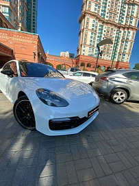 Porsche Panamera, 2018г., полный привод, робот