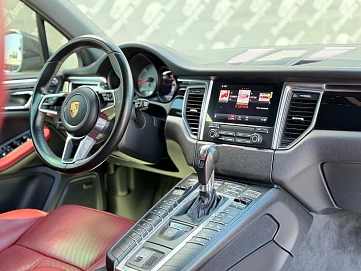 Porsche Macan, 2017г., полный привод, робот