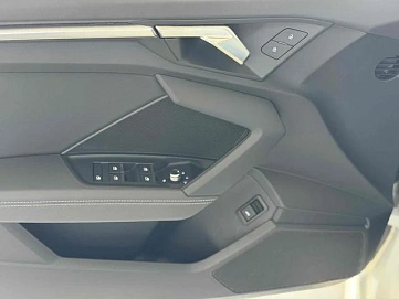 Audi A3, 2023г., передний привод, робот