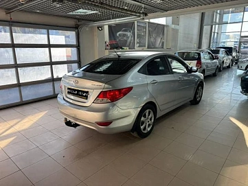 Hyundai Solaris, 2012г., передний привод, механика