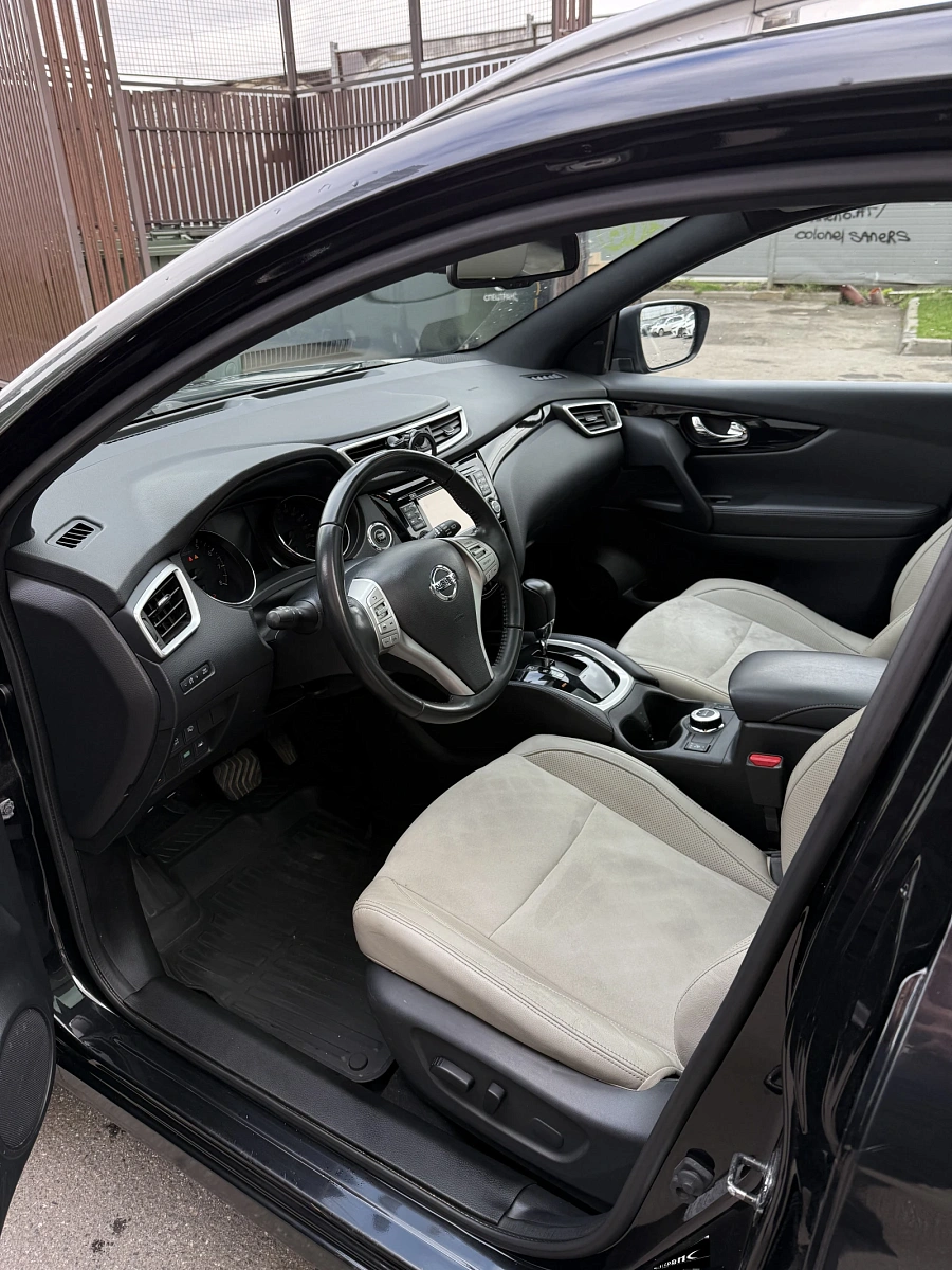 Nissan Qashqai, 2015г., полный привод, вариатор