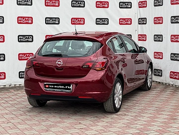 Opel Astra, 2011г., передний привод, автомат