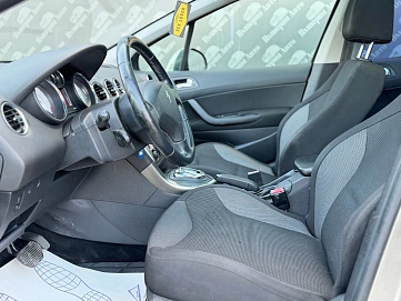 Hyundai Grand Starex, 2011г., задний привод, автомат