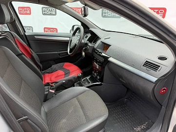 Opel Astra, 2008г., передний привод, механика