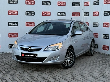 Opel Astra, 2011г., передний привод, автомат