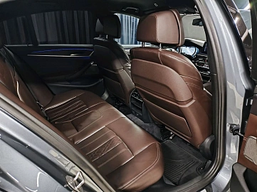 BMW 5 серии, 2017г., полный привод, автомат