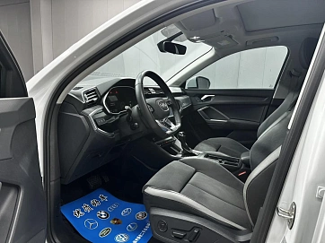 Audi Q3, 2023г., передний привод, робот