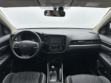Mitsubishi Outlander, 2022г, передний привод, вариатор