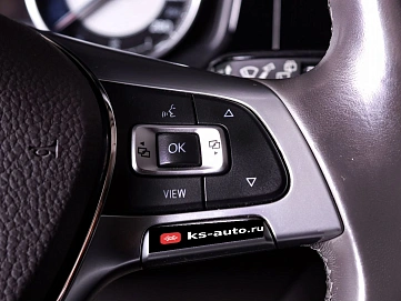 Volkswagen Touareg, 2018г., полный привод, автомат