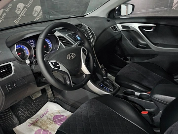 Hyundai Elantra, 2015г., передний привод, автомат