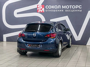 Opel Astra, 2010г., передний привод, автомат