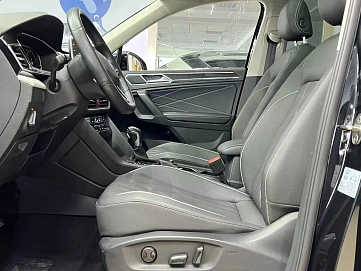 Volkswagen Tiguan, 2022г., передний привод, робот