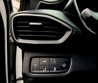 Hyundai Santa Fe, 2019г., полный привод, автомат