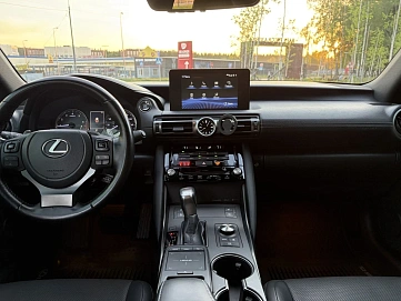 Lexus IS, 2020г., задний привод, автомат