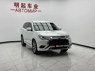 Mitsubishi Outlander, 2022г, передний привод, вариатор