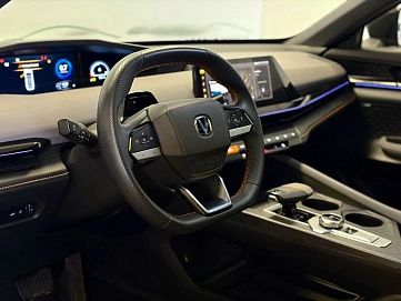 Changan UNI-V, 2023г., передний привод, автомат