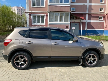 Nissan Qashqai, 2012г., передний привод, механика