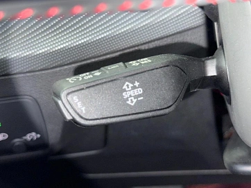 Audi Q2, 2022г., передний привод, робот