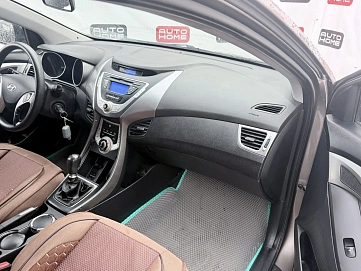 Hyundai Elantra, 2011г., передний привод, механика
