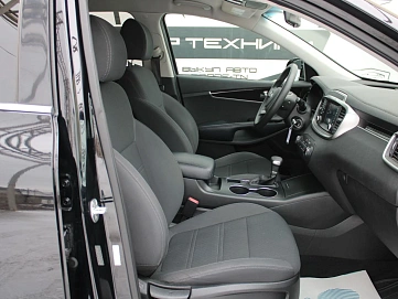 Kia Sorento, 2020г., передний привод, автомат