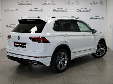 Volkswagen Tiguan, 2019г., полный привод, автомат