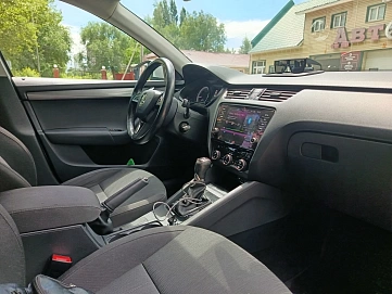 Skoda Octavia, 2018г., передний привод, робот