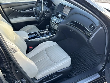 Infiniti Q70, 2015г., полный привод, автомат