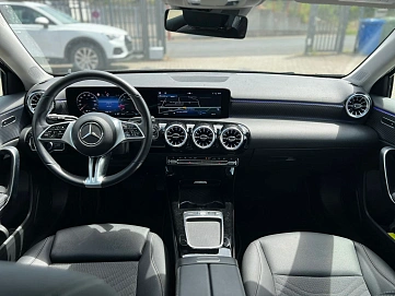 Mercedes-Benz A-Класс, 2023г., передний привод, робот