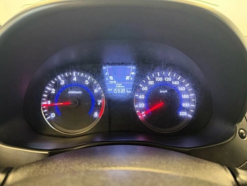 Hyundai Solaris, 2013г., передний привод, механика