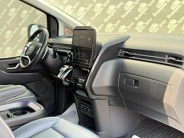 Hyundai Staria, 2022г., передний привод, автомат