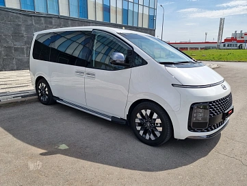 Hyundai Staria, 2024г., передний привод, автомат