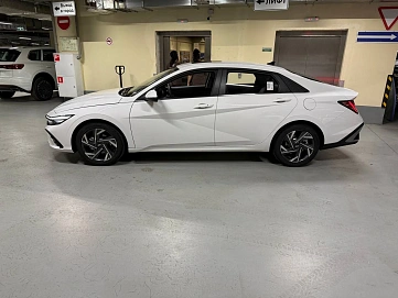 Hyundai Elantra, 2024г., передний привод, вариатор