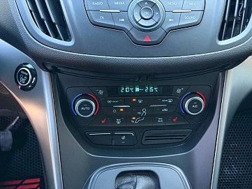 Ford Kuga, 2017г., передний привод, автомат
