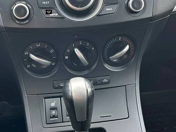 Mazda 3, 2012г., передний привод, автомат