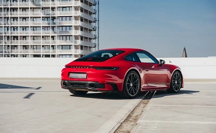 Porsche 911, 2023г., задний привод, робот