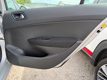 Peugeot 408, 2013г., передний привод, механика