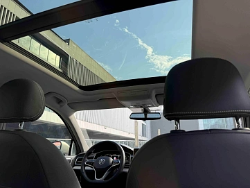 Volkswagen Tiguan, 2022г., передний привод, робот