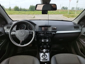 Opel Astra, 2012г., передний привод, робот