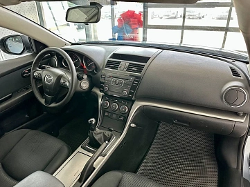 Mazda 6, 2009г., передний привод, механика