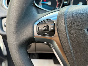 Ford Fiesta, 2015г., передний привод, робот