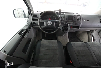 Volkswagen Caravelle, 2006г., передний привод, механика